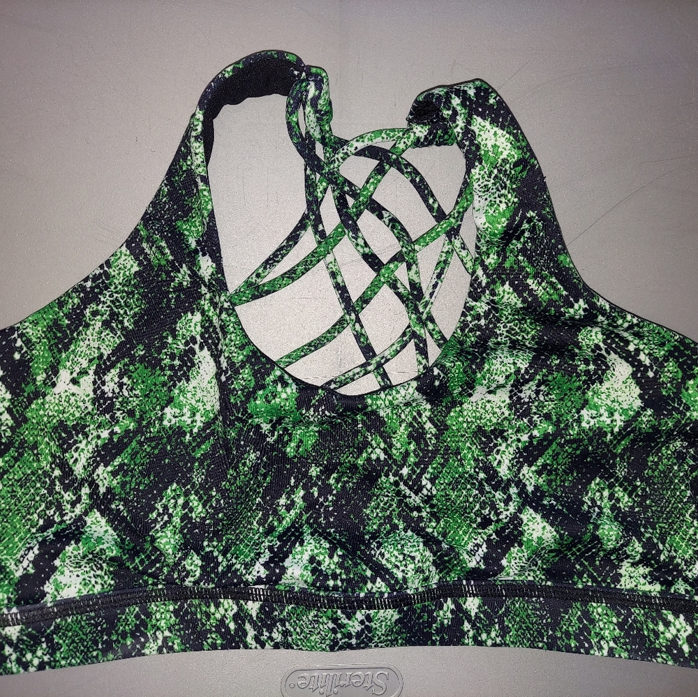 Size Medium CVG Venom Sports Bra